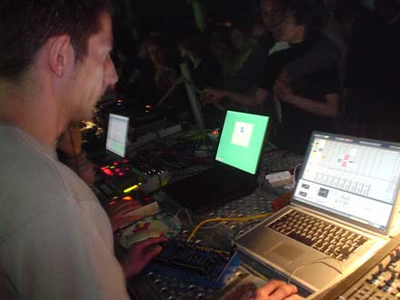funkstorung vs eavesdropper live